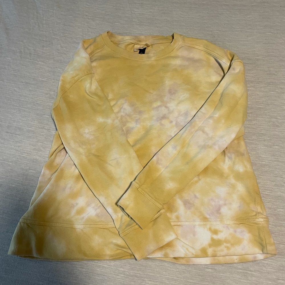 Yellow tie dye crew neck.